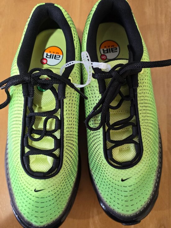 Nike Air Max DN AMD Light Lemon Twist HV3521-700 Men\'s Athletic Shoe Sz 8.5 NWOT